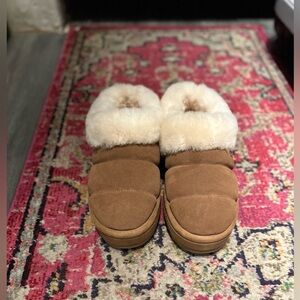 Brand new, never worn Platform Uggs!